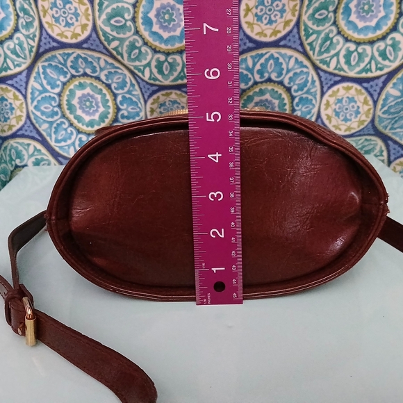 Chic Brown Crossbody Bag with Gold Crocodile detail. - Picture 11 of 16